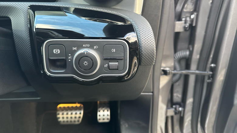 Mercedes-Benz CLA 250e AMG Line Premium 4dr Tip Auto Saloon